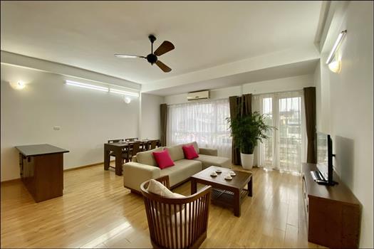 Beautiful 2 bedroom apartment in Hai Ba Trung, high floor with natural light