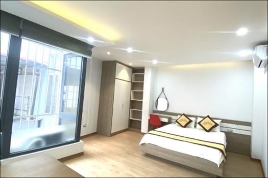 Best deal 1 bedroom apartment in Truc Bach, Ba Dinh, lake view on rooftop