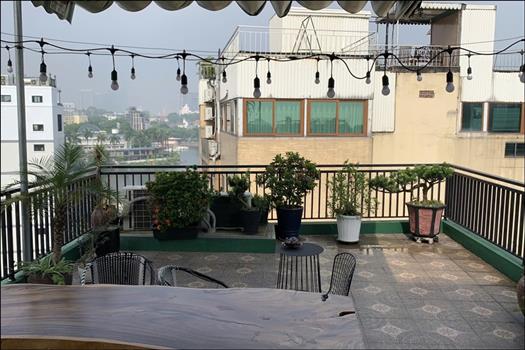 Best deal 1 bedroom apartment in Truc Bach, Ba Dinh, lake view on rooftop