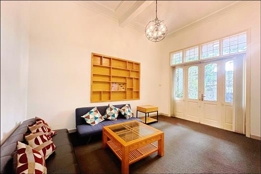 Cozy house with 5 rooms for rent in Au , Tay Ho