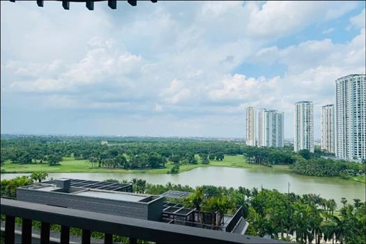 3 Bedrooms lake view apartment in Swanlake, Ecopark