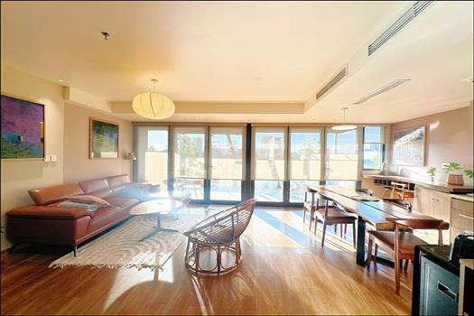 Super spacious 2 bedroom apartment in Tay Ho, near West Lake
