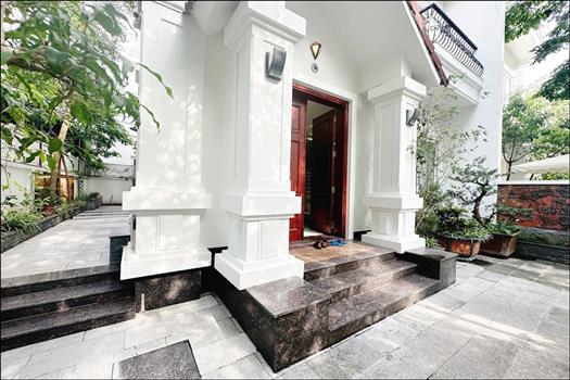 White house for rent in Anh Dao, Vinhomes Riverside