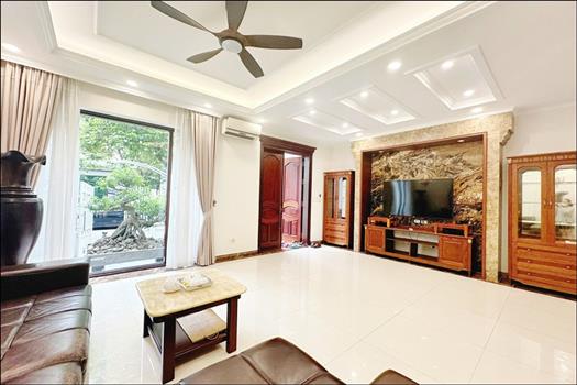 Beautiful villa in Vinhomes Riverside, Long Bien
