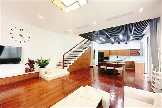 A house with full furnished in Vinhomes Riverside