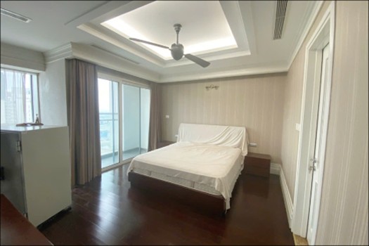 Super spacious 4 bedrooms apartment for rent in The Link Ciputra