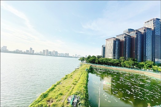 Beautiful duplex and  Westlake view apartment in Tay Ho