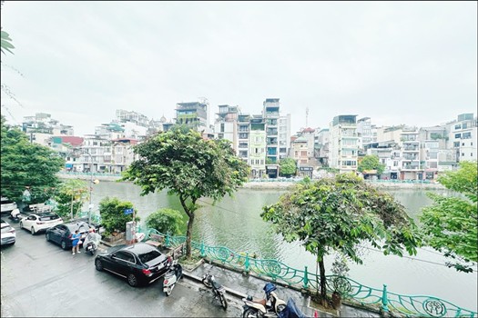 Lake view 3 bedroom full furnished apartment in Vu Mien, Tay Ho