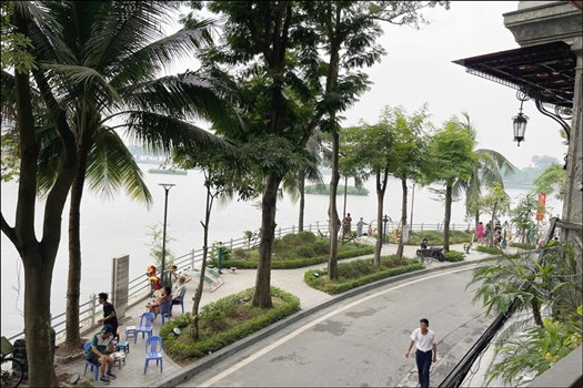 Lake view and good price studio apartment in Truc Bach, Ba Dinh