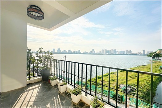 Beautiful duplex and  Westlake view apartment in Tay Ho