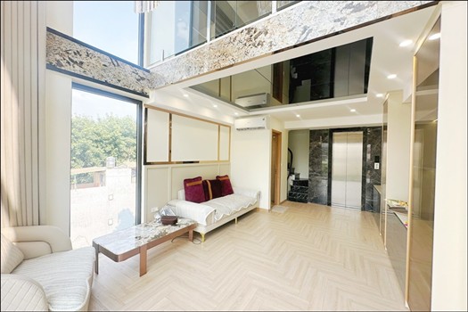 A house 8 floors, near West Lake with elevator and 4 rooms in Tay Ho for rent
