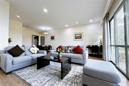 Elegant 3-Bedroom Villa at Diamond Westlake Suites, Tay Ho