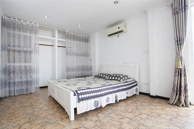 2bedrooms large natural light apartment por rent in lac long quan tay ho 17 55274