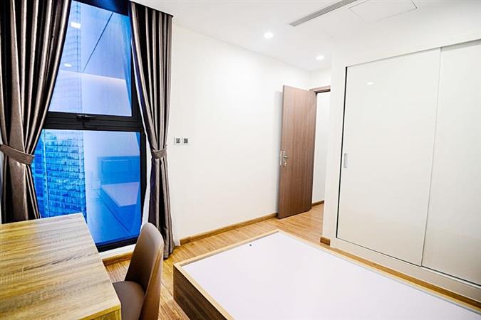 brand new 2 bedroom apartment in m1 metropolis lieu giai ba dinh dist 007 79341
