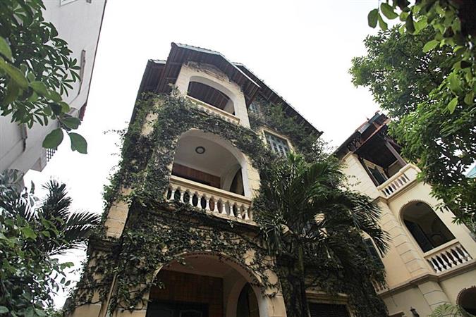 high quality 4 bedroom house in to ngoc van big courtyard 001 40736