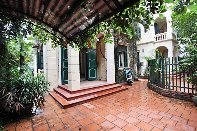 high quality 4 bedroom house in to ngoc van big courtyard 002 39527