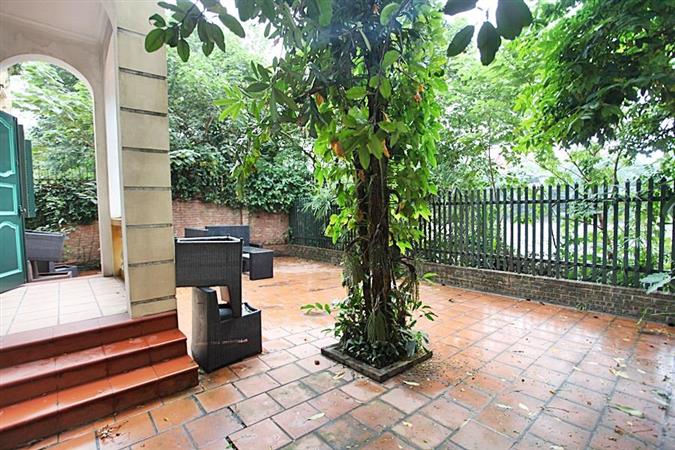 high quality 4 bedroom house in to ngoc van big courtyard 017 53487