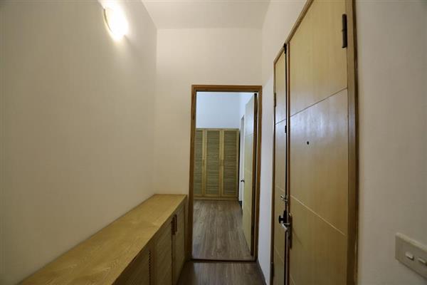 Appealing apartment on Linh Lang Street, Ba Dinh Dist, lovely balcony