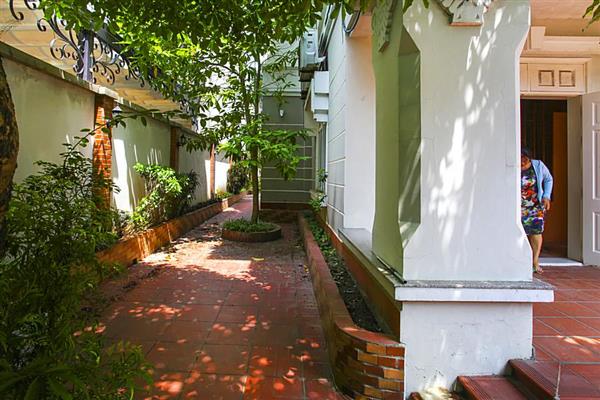 Quiet and safe villa in Ciputra Urban area, pretty green yard enclosed