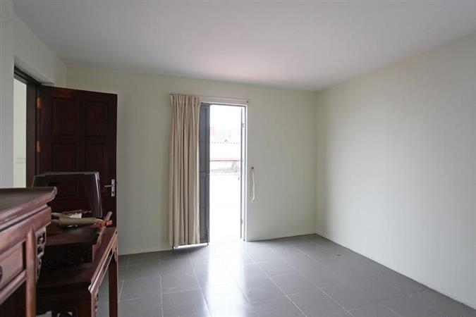 large and light apartment in trich sai 29 30158
