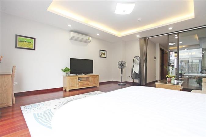 large one bedroom apartment for rent in kim ma ba dinh dist 15 06896