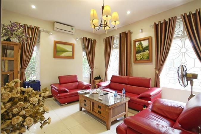 luxury large 4 bedroom villa for rent in splendora garden yard 4 93450