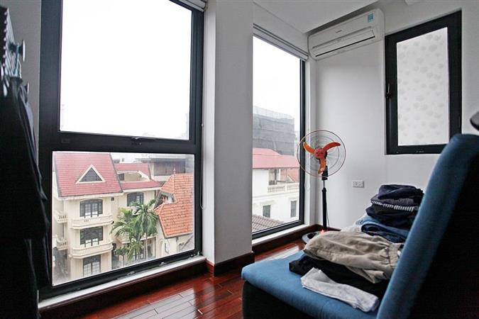 nice 2 bedroom apartment for rent in tay ho 16 04186