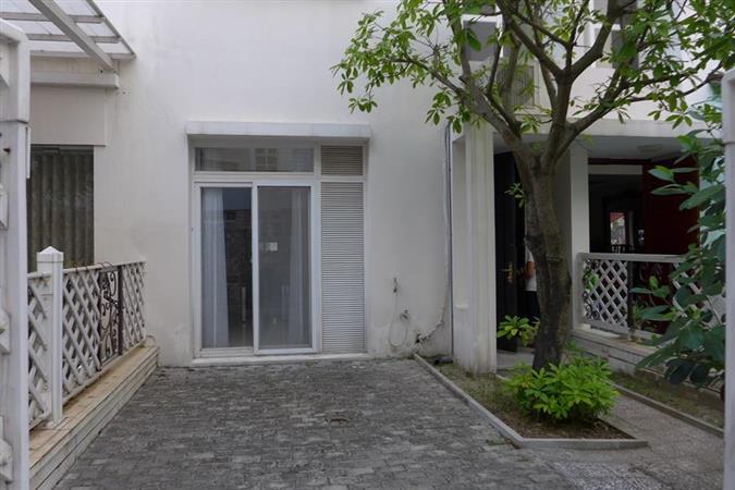 nice courtyard 4 bedroom house for rent in splendora with furniture 2 99792