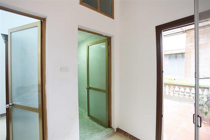 one bedroom house for rent in tay ho street 12 80556