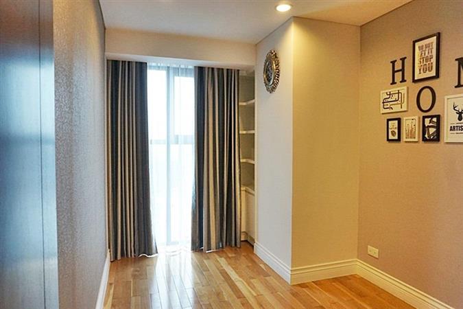spacious 2 bedroom apartment for rent in hai ba trung balcony 019 78406
