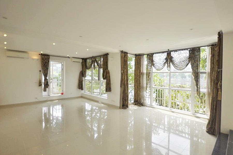 gorgeous 4 bedroom villa for rent in tay ho facing to the lake 10 66769