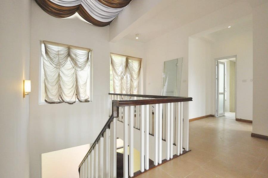 gorgeous 4 bedroom villa for rent in tay ho facing to the lake 23 83197