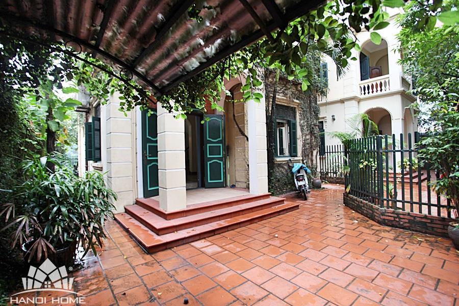 high quality 4 bedroom house in to ngoc van big courtyard 002 39527