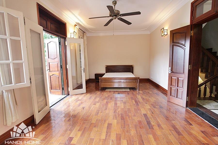 high quality 4 bedroom house in to ngoc van big courtyard 024 57259