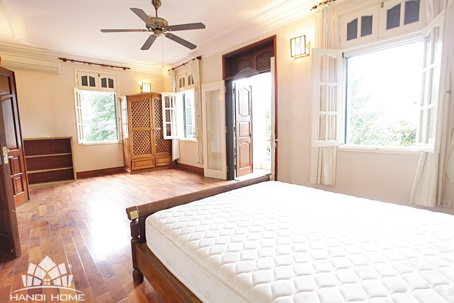 high quality 4 bedroom house in to ngoc van big courtyard 027 75707