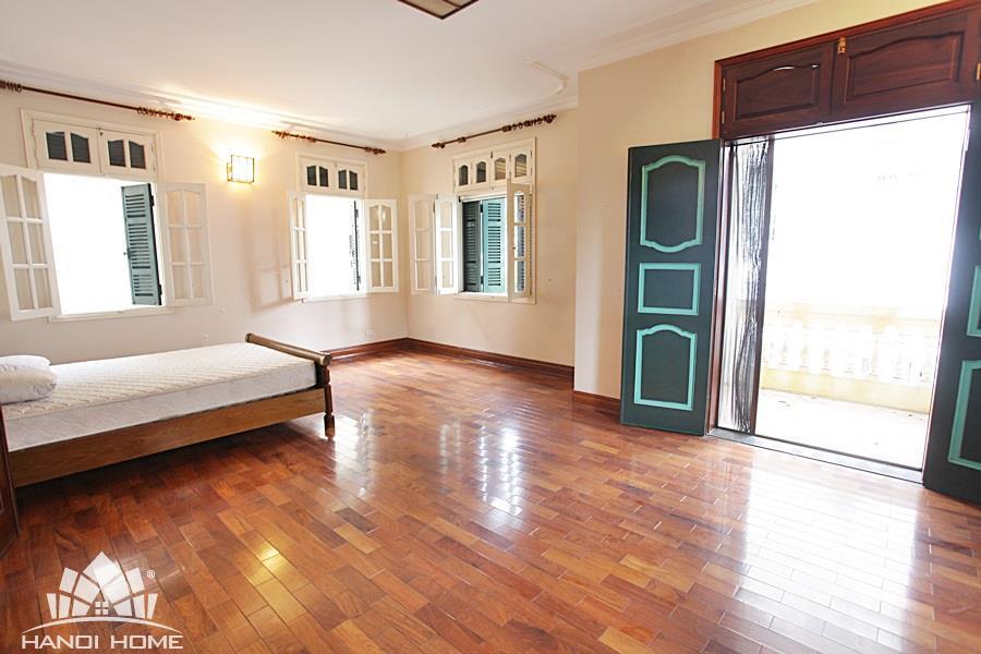 high quality 4 bedroom house in to ngoc van big courtyard 044 72408